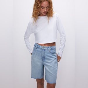 NWT GOOD AMERICAN denim jean cut off shorts. Size 00/24.